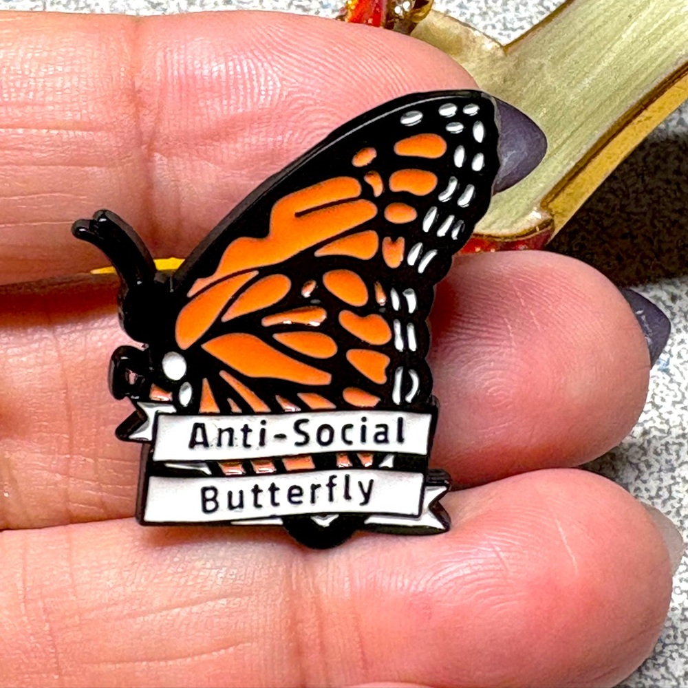⭐️🎁 self love motivational pin-enamel and bright pin/anxiety
